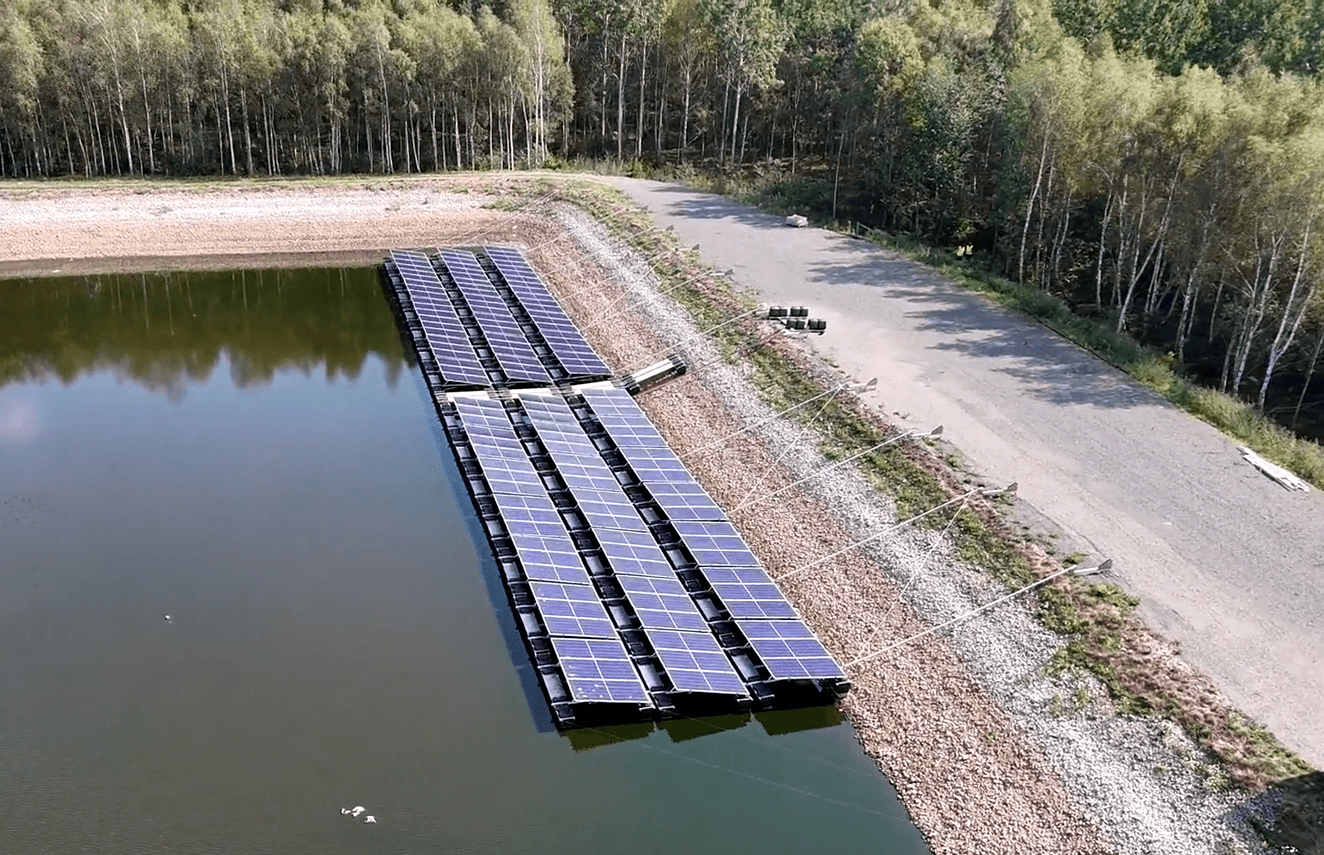 FlexibleMooringSystem™ — Sunsurf Solar's patented anchoring system at Hyllstofta