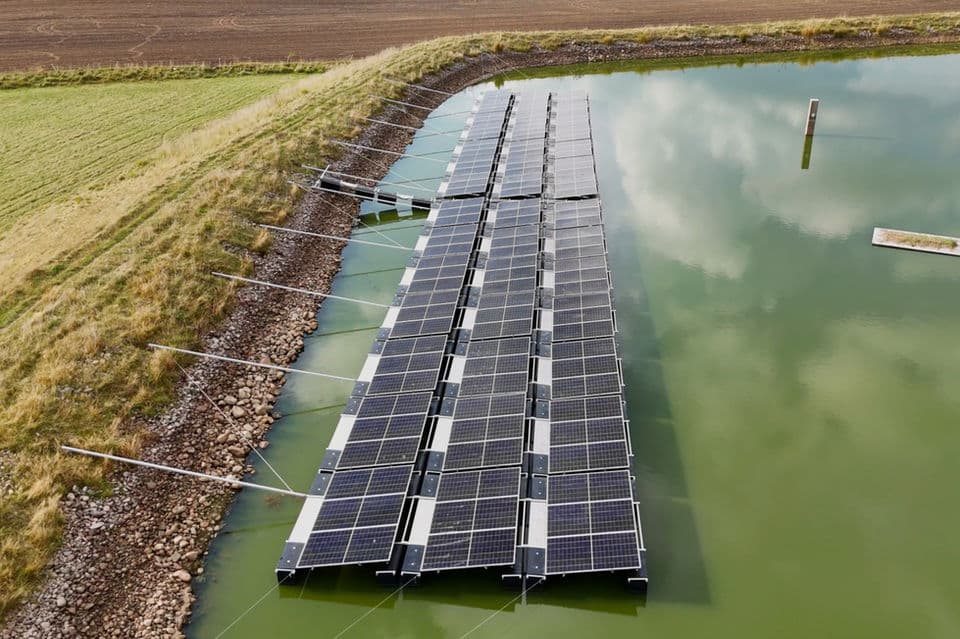 Bifacial floating solar panels at Alböke Gård irrigation pond